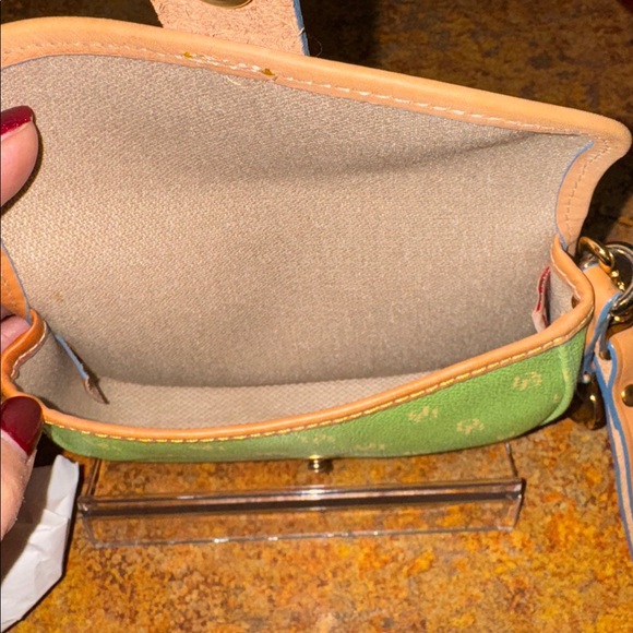 Dooney and Bourke lime, green vintage wristlet, EUC - Picture 6 of 6